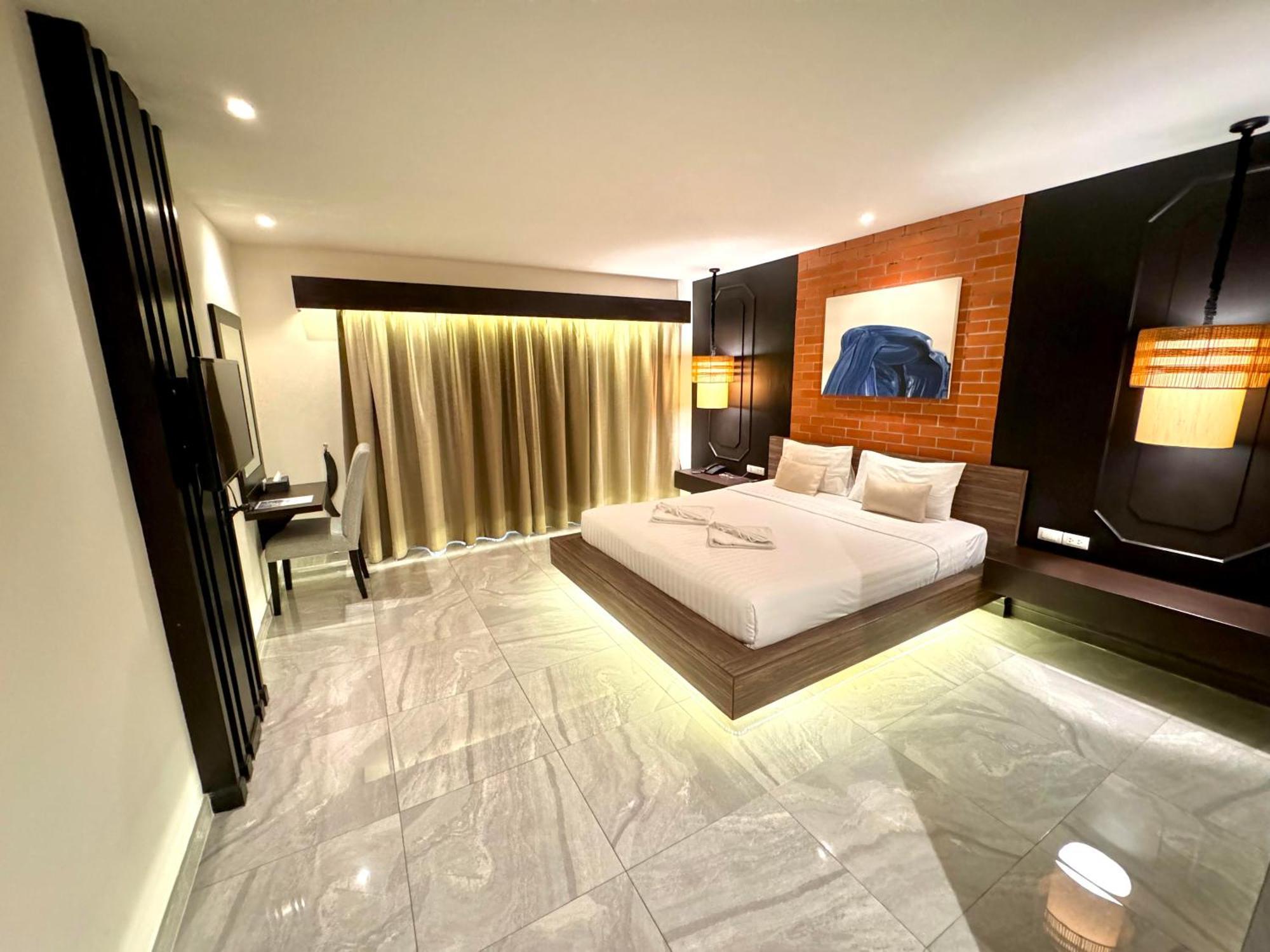 De Coze Hotel Patong Dış mekan fotoğraf