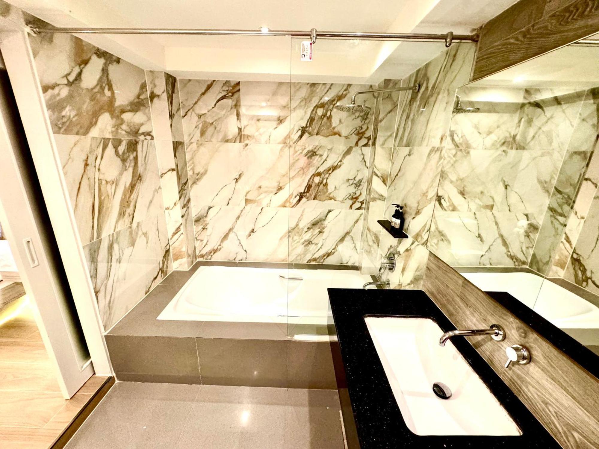 De Coze Hotel Patong Dış mekan fotoğraf