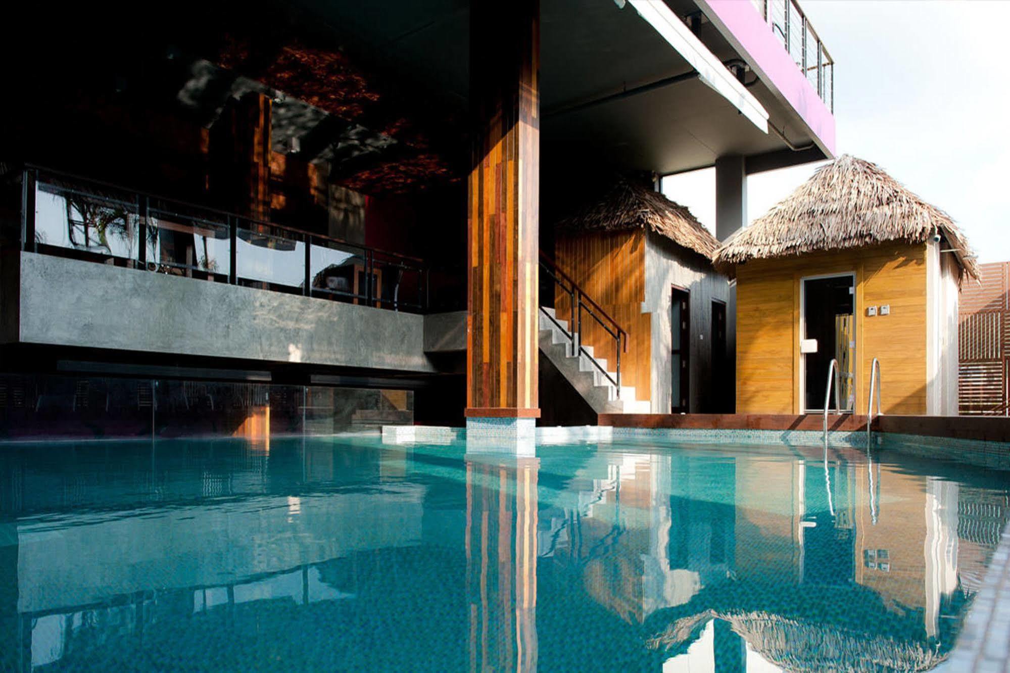 De Coze Hotel Patong Dış mekan fotoğraf